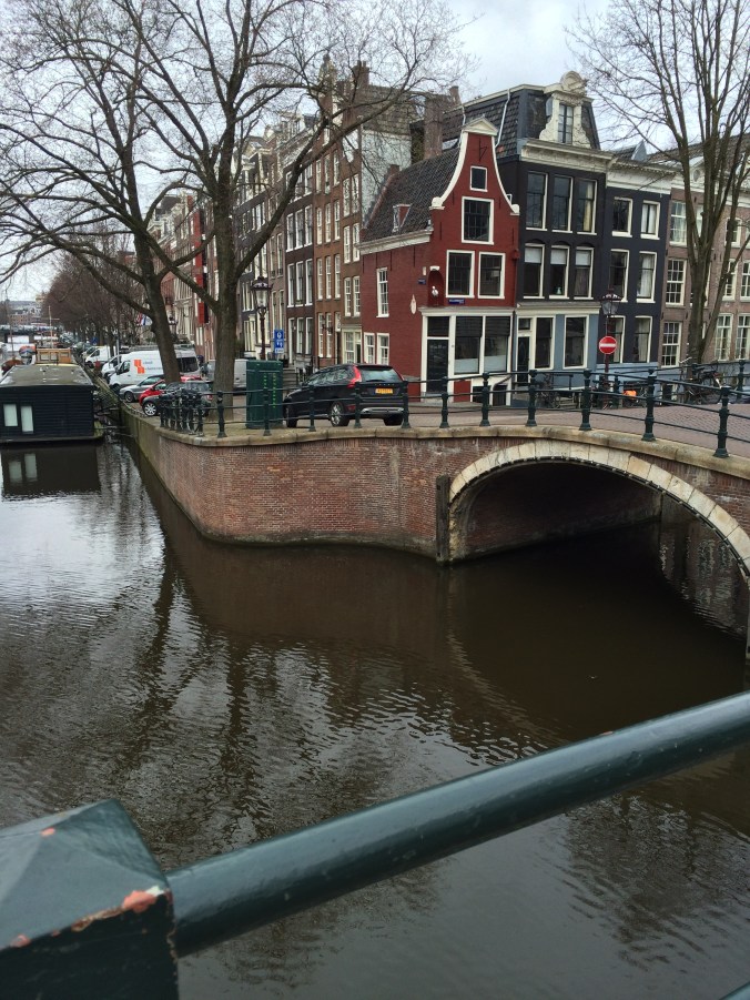 Amsterdam canal:architecture