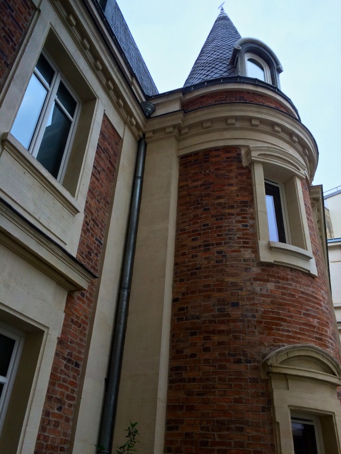 ave marceau building detail