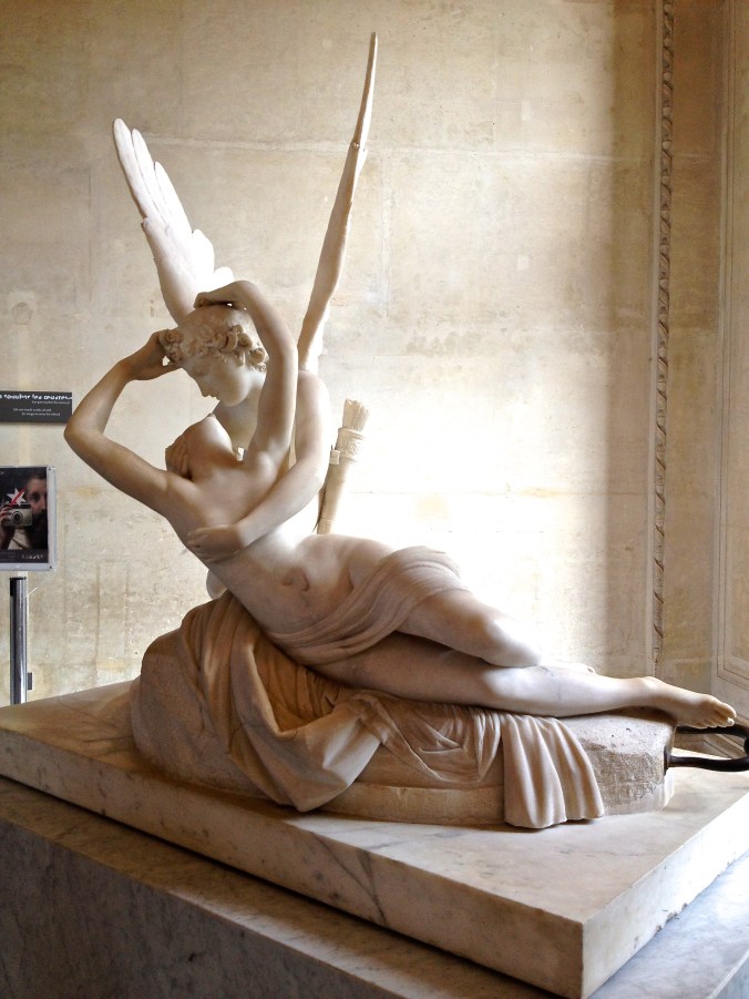 statue in the louvre