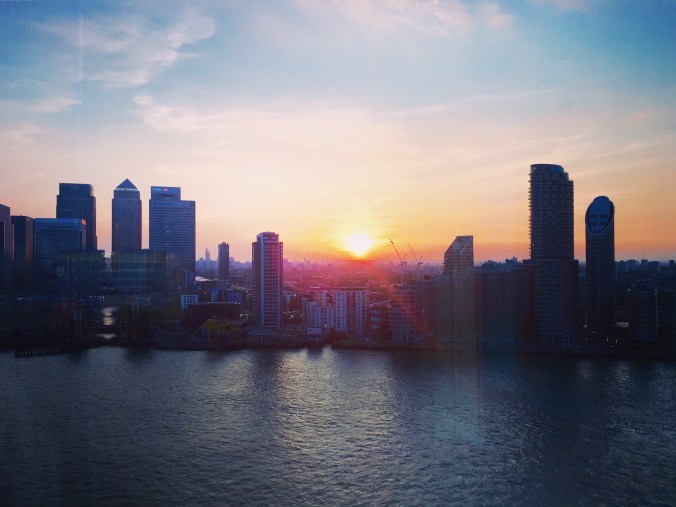 canary wharf sunset